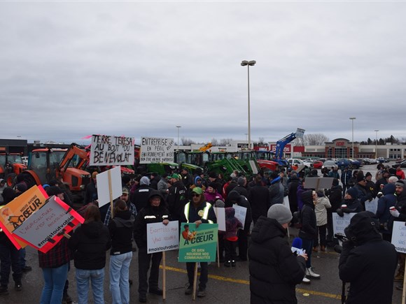 Les producteurs agricoles dénoncent le manque de soutien financier de Québec