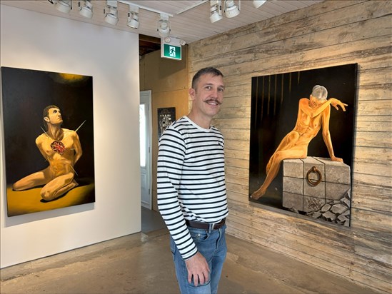 Une première exposition solo pour Larry Holls