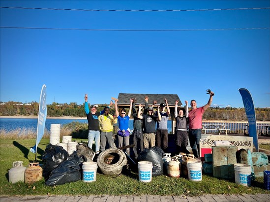 Plus de 2000 livres de déchets retirés des berges
