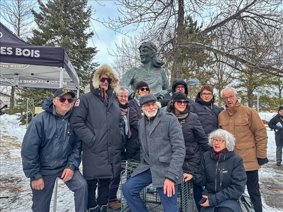 Normandin rend hommage à André « Dédé » Fortin avec une statue commémorative