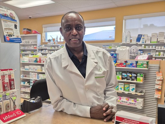 Un nouveau pharmacien originaire du Burundi s'installe à Girardville et Albanel