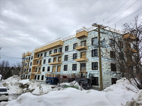 Québec veut accélérer les projets d’habitation dans les municipalités