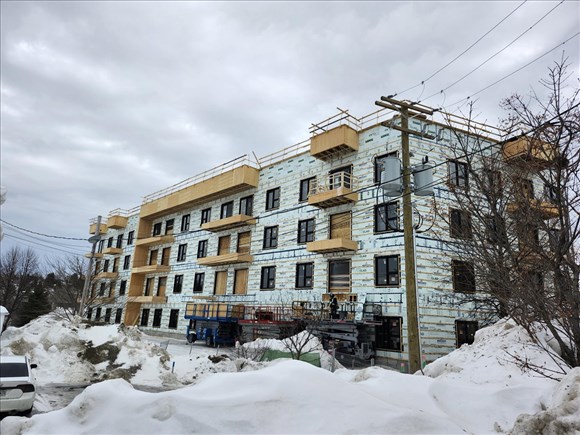 Québec veut accélérer les projets d’habitation dans les municipalités