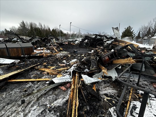 Le garage municipal détruit : Péribonka réagit et planifie la suite