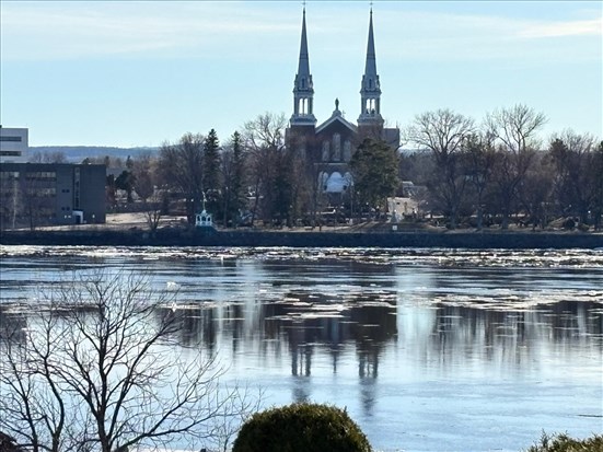 La rivière Ashuapmushuan libérée de ses glaces
