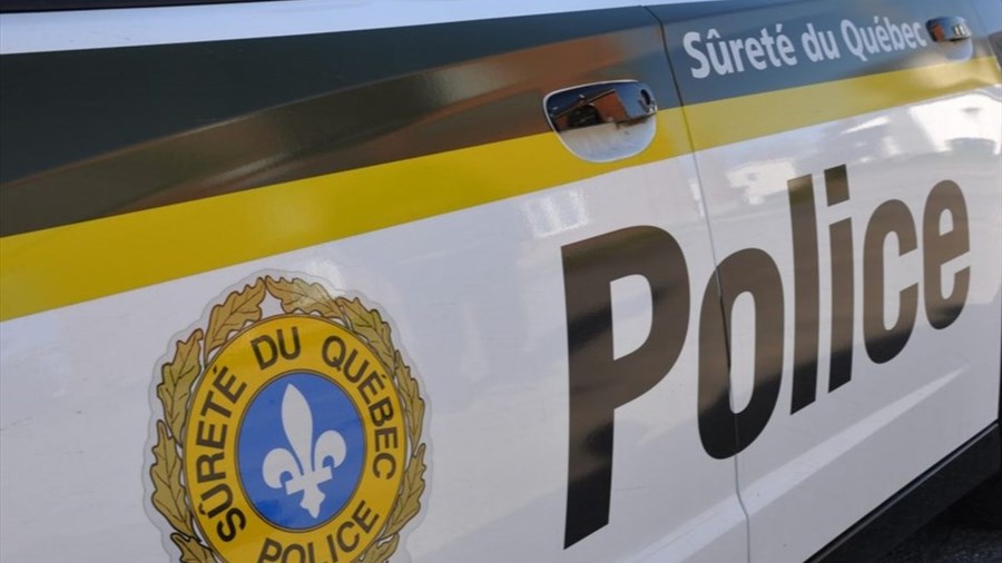 Non pas quatre, mais deux personnes impliquées dans l’accident