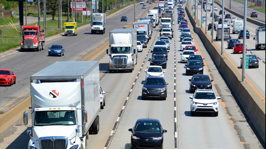 La distraction au volant a un nouveau visage, révèle un sondage