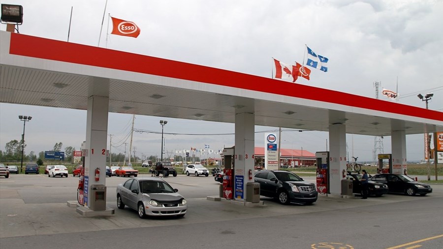 Ottawa laisse entendre un retour de la taxe sur l’essence en septembre